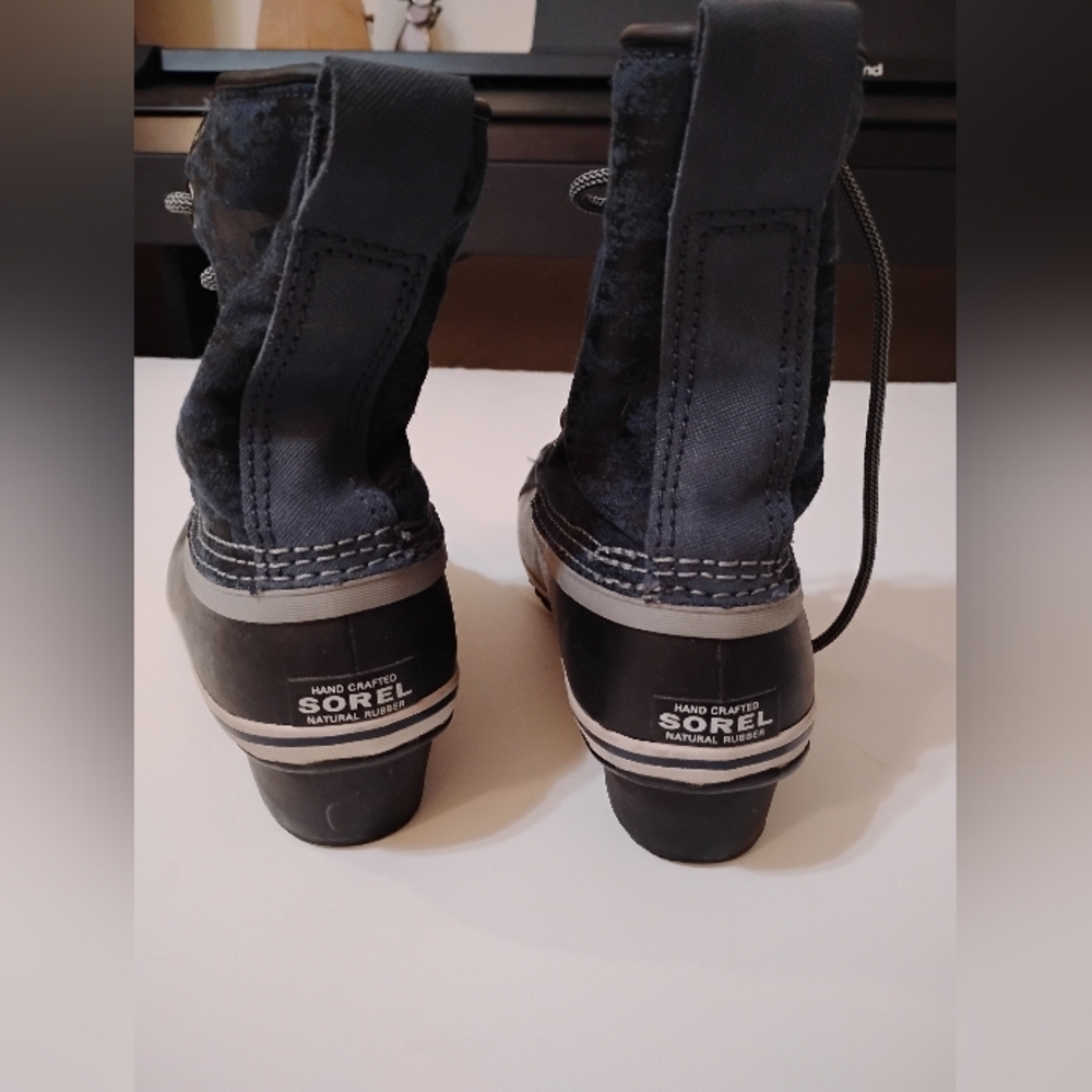 SOREL Women's Black Blue Boots Waterproof Hand Crafted Natural Rubber LaceUp 9.5 - Picture 7 of 16